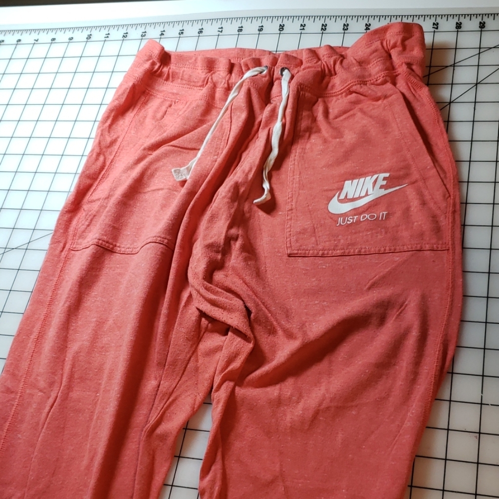 Nike drawstring capris